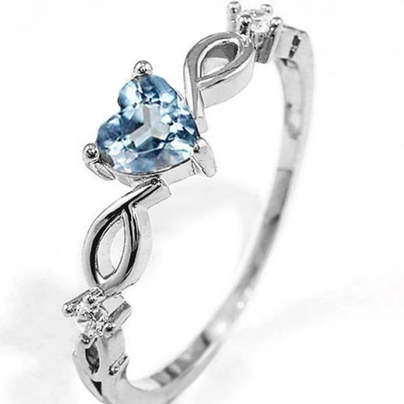 Beautiful Heart Cubic Zirconia Ring - Picture 3 of 3